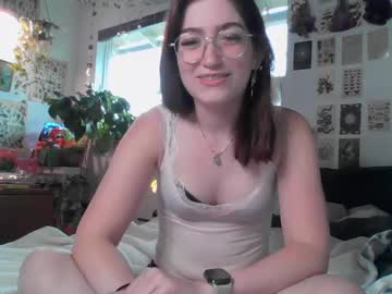girl
        tatumwest cam image #6778047