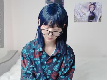 girl
        little_yena cam image #2260802