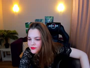 girl
        lillillyevans cam image #827587