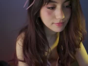 girl
        greeny_mat cam image #6812539