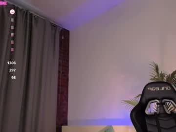 couple
        alice_leey cam image #5034905