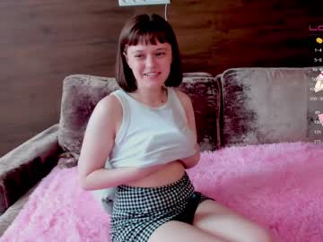 girl
        heathercarols cam image #1789952