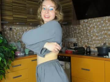 girl
        udelaborom cam image #3723861