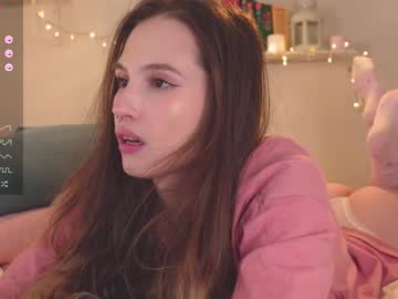 girl
        mita_mp4 cam image #5808342