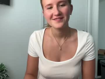 girl
        itsssosierra cam image #5619146