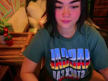 girl
        annatigarr cam image #6821567