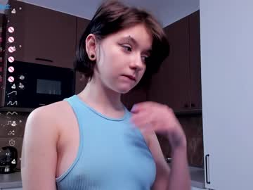girl
        darellebodge cam image #3403648