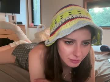 girl
        peacheekitty cam image #6809224