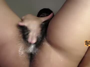 girl
        lilyjanee cam image #1371983