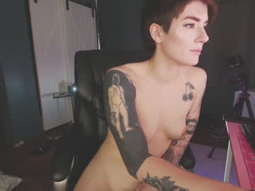 girl
        aynmarie cam image #2534088