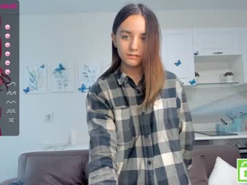 girl
        karalyons cam image #2090376