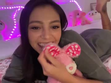 girl
        keirasworld cam image #6778303