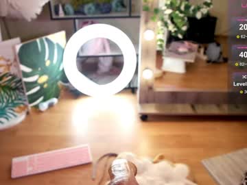 girl
        chery_lady22 cam image #6371871