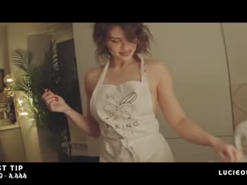 girl
        lucieoude_ cam image #1124694