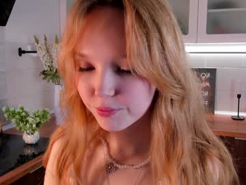 girl
        maudbayles cam image #5356884