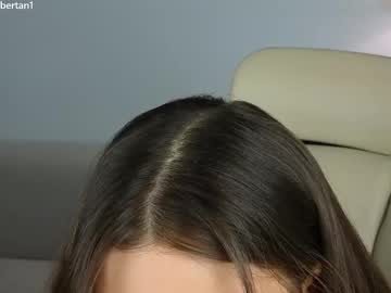 girl
        ambertan1 cam image #6262691