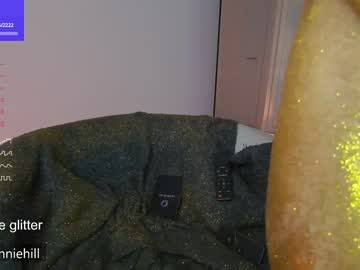 girl
        anniehillofficial_ cam image #2218540