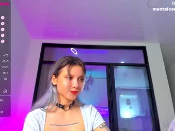 girl
        honey_pinkgreen cam image #1332019