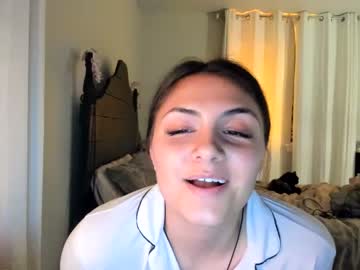 girl
        ivyfootgoddess cam image #3433550