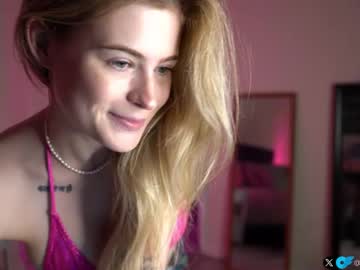 girl
        chloewildd cam image #5860630