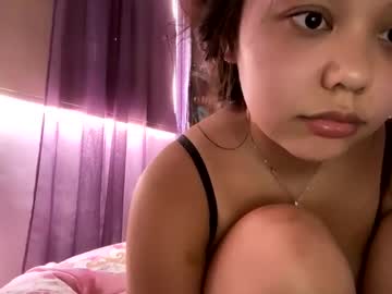 girl
        alicekttn cam image #4650042