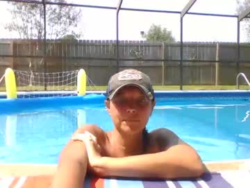 girl
        nellebeachgirl cam image #2259394