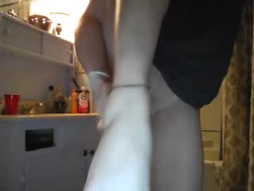 girl
        demiibear cam image #1507949