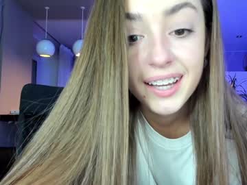 girl
        coy_amina_ cam image #383261