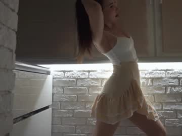girl
        sweety_rinushka_ cam image #4543624