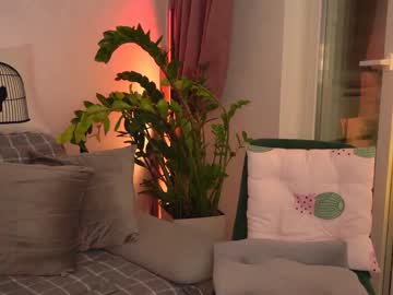 girl
        sweety_rinushka_ cam image #3236636