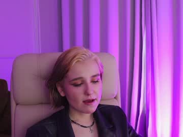 girl
        erica_black cam image #4589772
