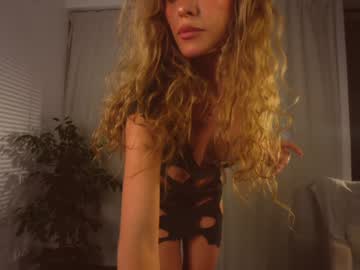 girl
        heybanan cam image #5016780