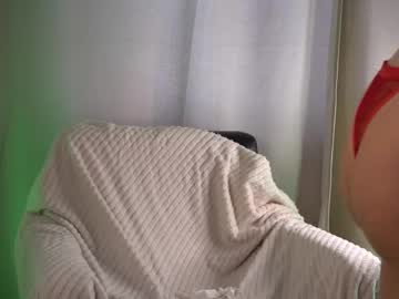 girl
        milaniapuff cam image #4877439