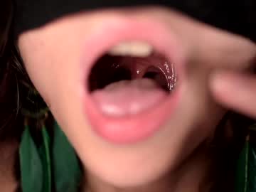 girl
        chaturbatable cam image #2490532