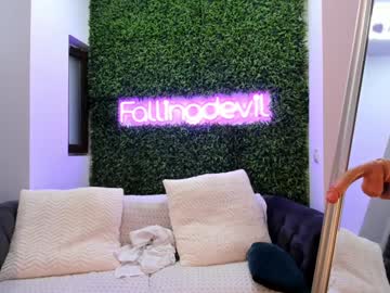 girl
        hotfallingdevil cam image #6478117