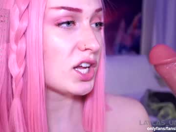 girl
        laylas_universe cam image #3274635