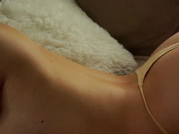 girl
        a_whole_eternity cam image #6289645