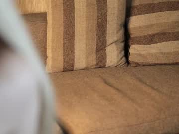 girl
        owlluree cam image #2735805