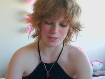 girl
        sisypheanlove cam image #1353575