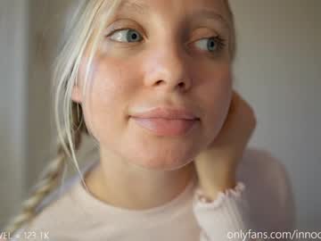 girl
        pureangeldolores cam image #2631609