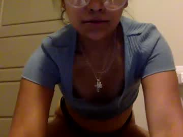girl
        rleah832 cam image #4869308