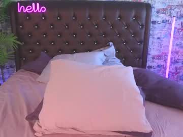 girl
        angelina_new cam image #5033575