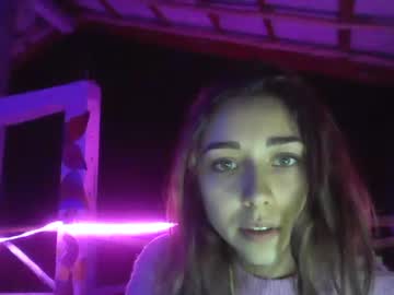 girl
        pink_veil cam image #1828164