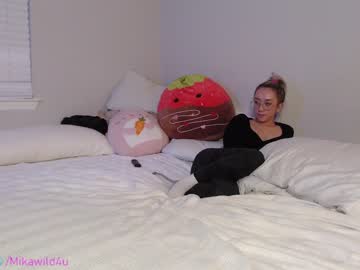 couple
        mikawild4u cam image #3045091