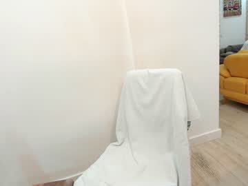 girl
        ehotlovea cam image #95976