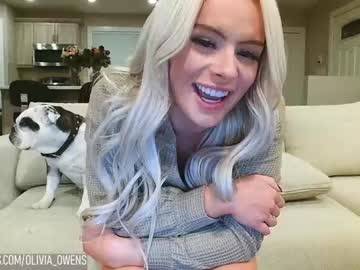 girl
        oliviaowens cam image #761144