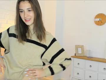 girl
        baileywalton cam image #2303050