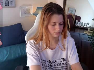 girl
        doll_lesli cam image #5230347