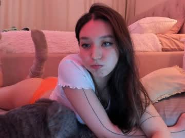girl
        sarasuo cam image #3585038