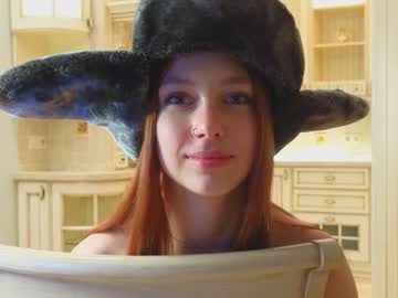 girl
        shirleywhitney cam image #3359708
